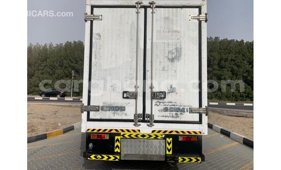 Sayi Imported Mitsubishi Carisma White Mota in Import - Dubai a Ashanti Sayi Imported Mitsubishi Carisma White Mota in Import - Dubai a Ashanti