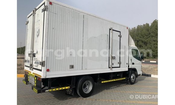 Sayi Imported Mitsubishi Carisma White Mota in Import - Dubai a Ashanti Sayi Imported Mitsubishi Carisma White Mota in Import - Dubai a Ashanti