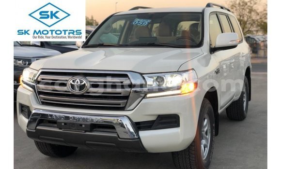 Buy Import Toyota Land Cruiser White Car in Import - Dubai in Ashanti Buy Import Toyota Land Cruiser White Car in Import - Dubai in Ashanti