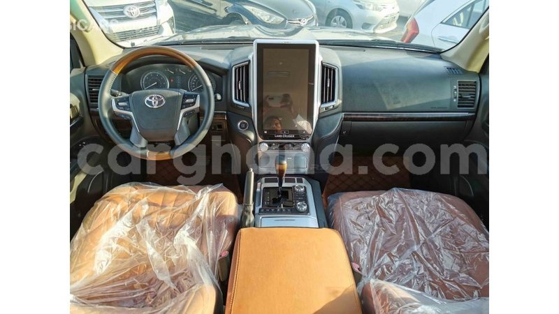 Big with watermark toyota land cruiser ashanti import dubai 31323