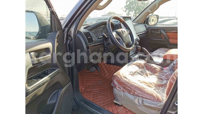 Big with watermark toyota land cruiser ashanti import dubai 31323