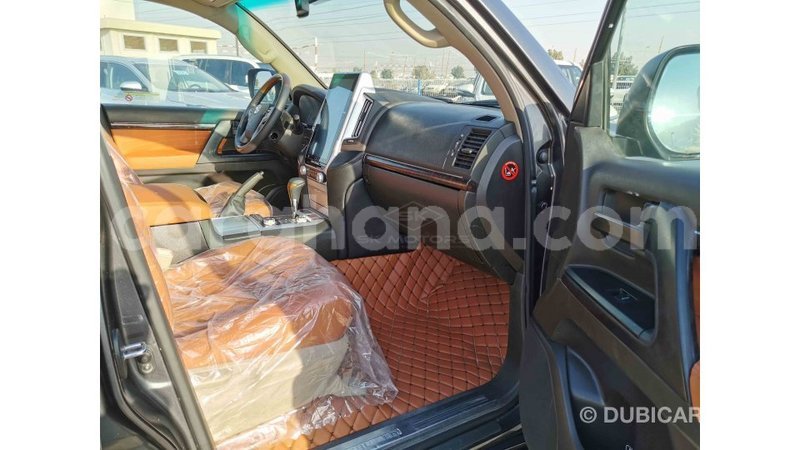 Big with watermark toyota land cruiser ashanti import dubai 31323