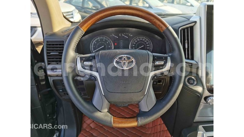 Big with watermark toyota land cruiser ashanti import dubai 31323