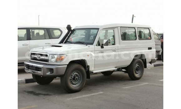 Ra Imported Toyota Land Cruiser funfun Ọkọ̀ in Import - Dubai ni Ashanti Ra Imported Toyota Land Cruiser funfun Ọkọ̀ in Import - Dubai ni Ashanti