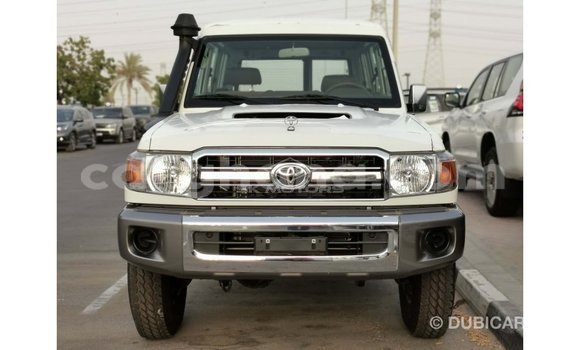 Ra Imported Toyota Land Cruiser funfun Ọkọ̀ in Import - Dubai ni Ashanti Ra Imported Toyota Land Cruiser funfun Ọkọ̀ in Import - Dubai ni Ashanti