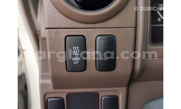 Ra Imported Toyota Land Cruiser funfun Ọkọ̀ in Import - Dubai ni Ashanti Ra Imported Toyota Land Cruiser funfun Ọkọ̀ in Import - Dubai ni Ashanti