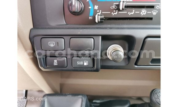 Ra Imported Toyota Land Cruiser funfun Ọkọ̀ in Import - Dubai ni Ashanti Ra Imported Toyota Land Cruiser funfun Ọkọ̀ in Import - Dubai ni Ashanti