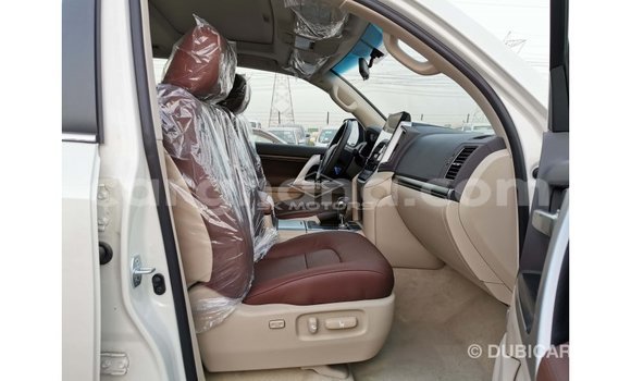 Ra Imported Toyota Land Cruiser funfun Ọkọ̀ in Import - Dubai ni Ashanti Ra Imported Toyota Land Cruiser funfun Ọkọ̀ in Import - Dubai ni Ashanti