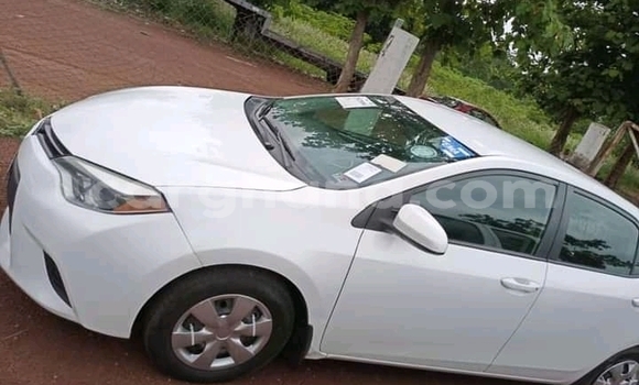 Ra Àlòkù Toyota Corolla funfun Ọkọ̀ in Accra ni Greater Accra