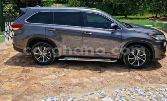 Ra Àlòkù Toyota Highlander Miiran Ọkọ̀ in Accra ni Greater Accra
