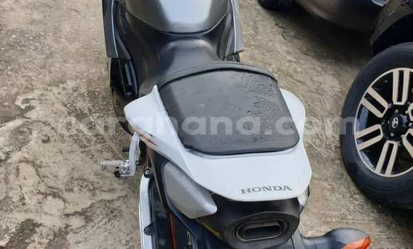 Sayi Na hannu Honda CBR Azurfa Motsi in Sekondi–Takoradi Metropolitan a Yamma Sayi Na hannu Honda CBR Azurfa Motsi in Sekondi–Takoradi Metropolitan a Yamma