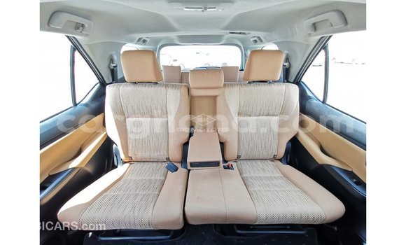 Ra Imported Toyota Fortuner funfun Ọkọ̀ in Import - Dubai ni Ashanti Ra Imported Toyota Fortuner funfun Ọkọ̀ in Import - Dubai ni Ashanti