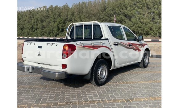 Buy Import Mitsubishi L200 White Car in Import - Dubai in Ashanti Buy Import Mitsubishi L200 White Car in Import - Dubai in Ashanti