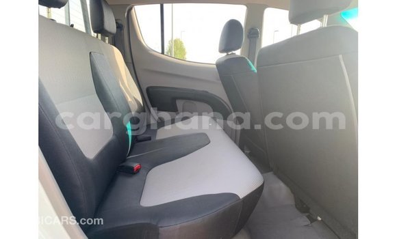 Buy Import Mitsubishi L200 White Car in Import - Dubai in Ashanti Buy Import Mitsubishi L200 White Car in Import - Dubai in Ashanti
