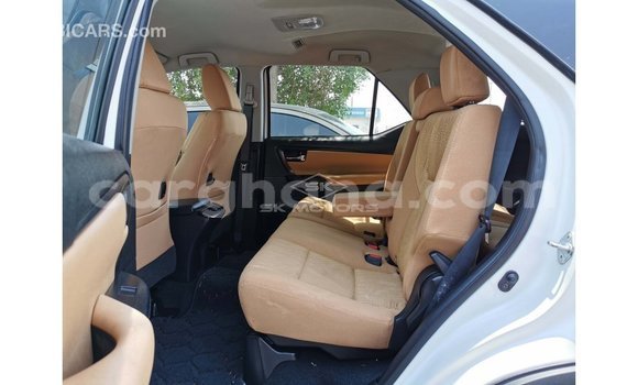 Buy Import Toyota Fortuner White Car in Import - Dubai in Ashanti Buy Import Toyota Fortuner White Car in Import - Dubai in Ashanti