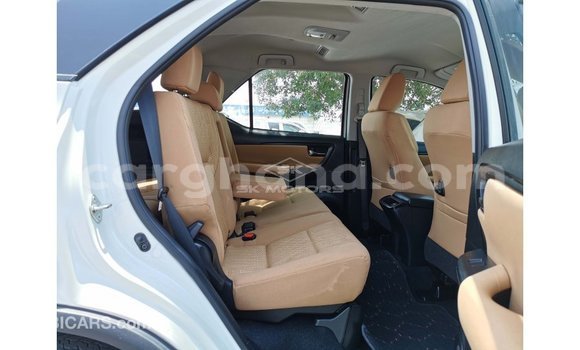 Buy Import Toyota Fortuner White Car in Import - Dubai in Ashanti Buy Import Toyota Fortuner White Car in Import - Dubai in Ashanti
