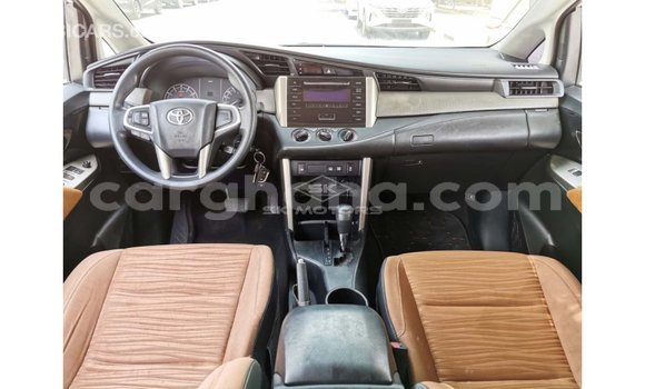 Sayi Imported Toyota Innova White Mota in Import - Dubai a Ashanti Sayi Imported Toyota Innova White Mota in Import - Dubai a Ashanti