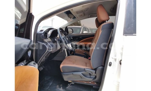 Sayi Imported Toyota Innova White Mota in Import - Dubai a Ashanti Sayi Imported Toyota Innova White Mota in Import - Dubai a Ashanti