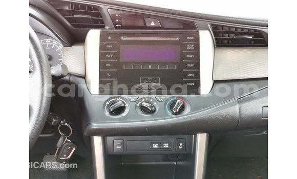 Sayi Imported Toyota Innova White Mota in Import - Dubai a Ashanti Sayi Imported Toyota Innova White Mota in Import - Dubai a Ashanti