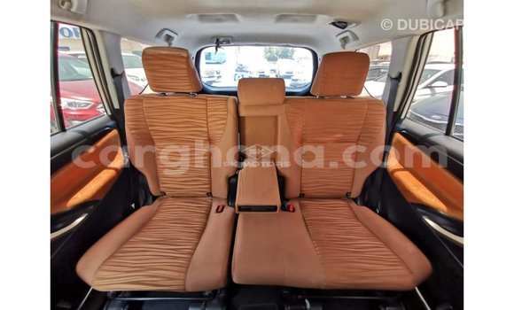 Sayi Imported Toyota Innova White Mota in Import - Dubai a Ashanti Sayi Imported Toyota Innova White Mota in Import - Dubai a Ashanti