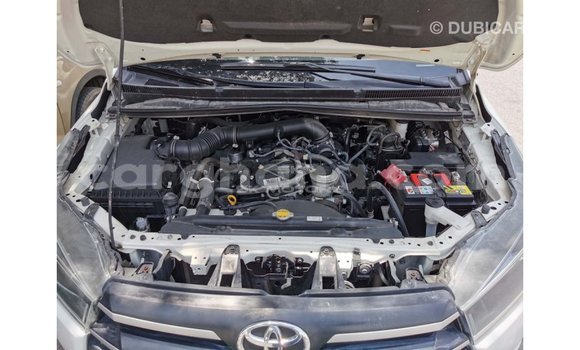 Sayi Imported Toyota Innova White Mota in Import - Dubai a Ashanti Sayi Imported Toyota Innova White Mota in Import - Dubai a Ashanti