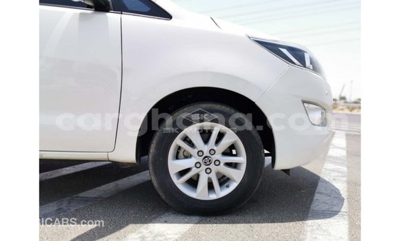 Sayi Imported Toyota Innova White Mota in Import - Dubai a Ashanti Sayi Imported Toyota Innova White Mota in Import - Dubai a Ashanti