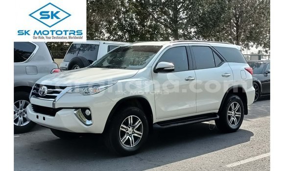 Buy Import Toyota Fortuner White Car in Import - Dubai in Ashanti Buy Import Toyota Fortuner White Car in Import - Dubai in Ashanti