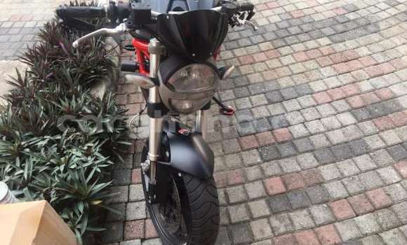 Sayi Na hannu Ducati 1200 Black Motsi in Sekondi–Takoradi Metropolitan a Yamma Sayi Na hannu Ducati 1200 Black Motsi in Sekondi–Takoradi Metropolitan a Yamma