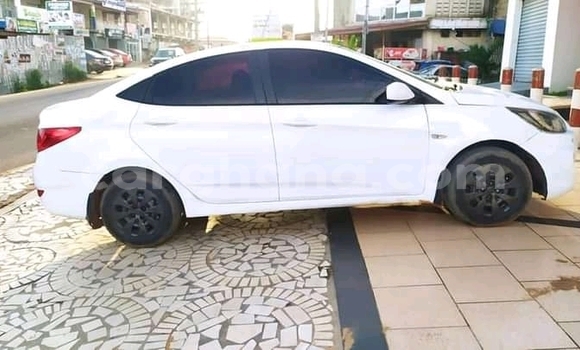 Buy Used Hyundai Accent White Car in Accra in Greater Accra Buy Used Hyundai Accent White Car in Accra in Greater Accra