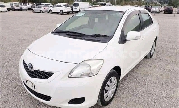 Buy Used Toyota Belta White Car in Accra in Greater Accra