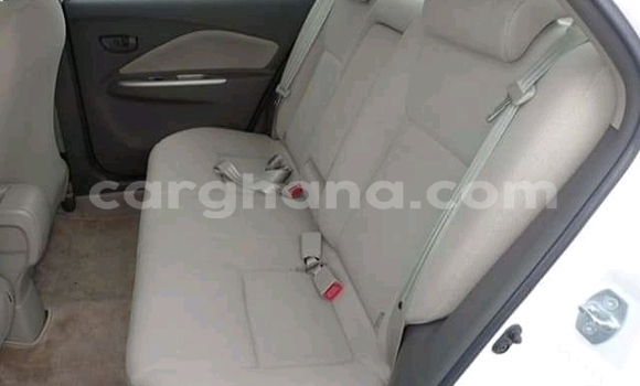 Ra Àlòkù Toyota Belta funfun Ọkọ̀ in Accra ni Greater Accra Ra Àlòkù Toyota Belta funfun Ọkọ̀ in Accra ni Greater Accra