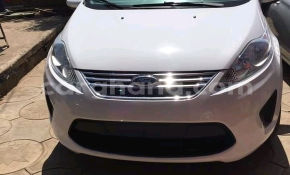 Sayi Na hannu Ford Fiesta White Mota in Accra a Greater Accra Sayi Na hannu Ford Fiesta White Mota in Accra a Greater Accra
