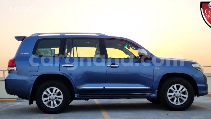 Big with watermark toyota land cruiser ashanti import dubai 31750