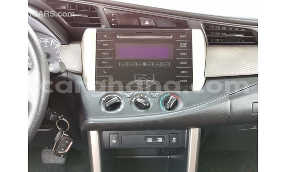 Ra Imported Toyota Innova funfun Ọkọ̀ in Import - Dubai ni Ashanti Ra Imported Toyota Innova funfun Ọkọ̀ in Import - Dubai ni Ashanti