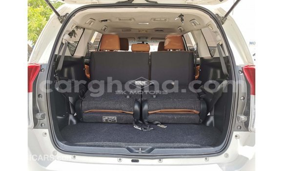 Ra Imported Toyota Innova funfun Ọkọ̀ in Import - Dubai ni Ashanti Ra Imported Toyota Innova funfun Ọkọ̀ in Import - Dubai ni Ashanti