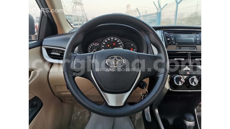 Big with watermark toyota yaris ashanti import dubai 31768