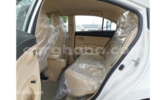 Buy Import Toyota Yaris White Car in Import - Dubai in Ashanti Buy Import Toyota Yaris White Car in Import - Dubai in Ashanti