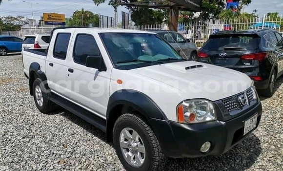 Sayi Na hannu Nissan Hardbody White Mota in Accra a Greater Accra Sayi Na hannu Nissan Hardbody White Mota in Accra a Greater Accra