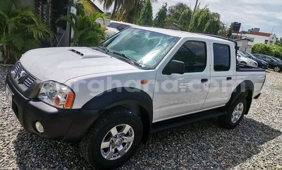 Sayi Na hannu Nissan Hardbody White Mota in Accra a Greater Accra Sayi Na hannu Nissan Hardbody White Mota in Accra a Greater Accra