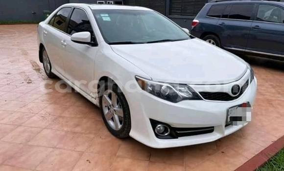 Buy Used Toyota Camry White Car in Accra in Greater Accra