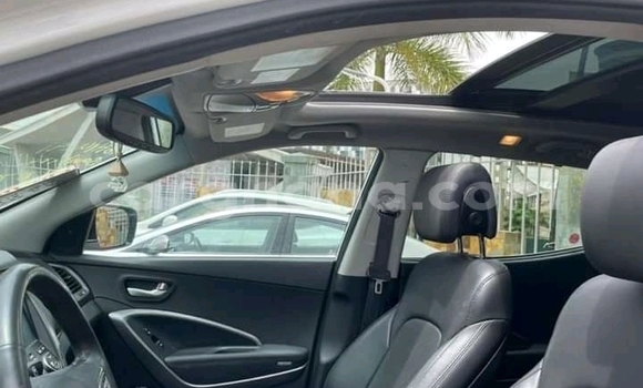 Buy Used Hyundai Santa Fe White Car in Accra in Greater Accra Buy Used Hyundai Santa Fe White Car in Accra in Greater Accra