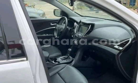 Buy Used Hyundai Santa Fe White Car in Accra in Greater Accra Buy Used Hyundai Santa Fe White Car in Accra in Greater Accra