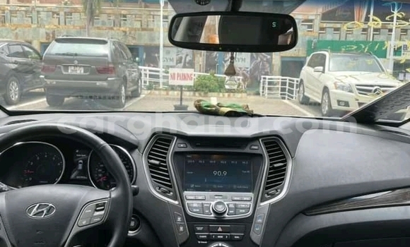 Buy Used Hyundai Santa Fe White Car in Accra in Greater Accra Buy Used Hyundai Santa Fe White Car in Accra in Greater Accra