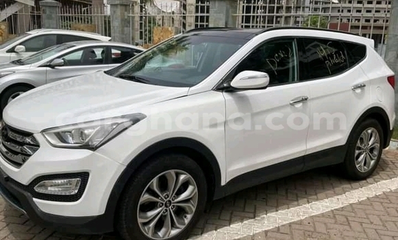 Buy Used Hyundai Santa Fe White Car in Accra in Greater Accra Buy Used Hyundai Santa Fe White Car in Accra in Greater Accra