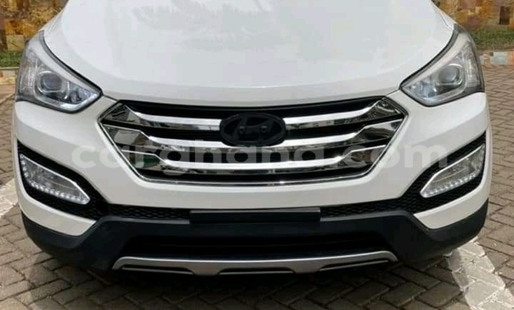 Buy Used Hyundai Santa Fe White Car in Accra in Greater Accra Buy Used Hyundai Santa Fe White Car in Accra in Greater Accra