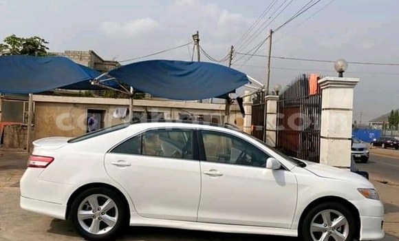 Buy Used Toyota Camry White Car in Accra in Greater Accra Buy Used Toyota Camry White Car in Accra in Greater Accra