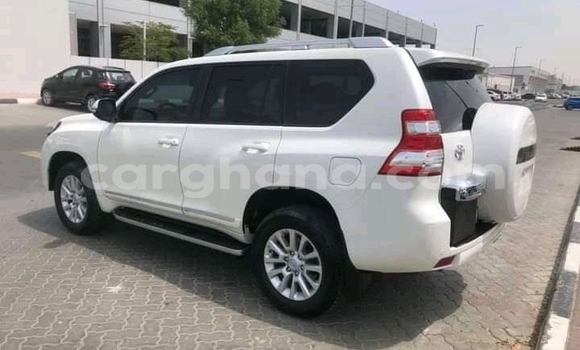 Sayi Na hannu Toyota Land Cruiser Prado White Mota in Accra a Greater Accra Sayi Na hannu Toyota Land Cruiser Prado White Mota in Accra a Greater Accra