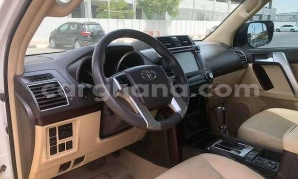 Sayi Na hannu Toyota Land Cruiser Prado White Mota in Accra a Greater Accra Sayi Na hannu Toyota Land Cruiser Prado White Mota in Accra a Greater Accra