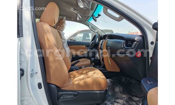 Ra Imported Toyota Fortuner funfun Ọkọ̀ in Import - Dubai ni Ashanti Ra Imported Toyota Fortuner funfun Ọkọ̀ in Import - Dubai ni Ashanti