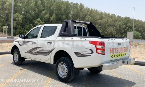 Buy Import Mitsubishi L200 White Car in Import - Dubai in Ashanti Buy Import Mitsubishi L200 White Car in Import - Dubai in Ashanti